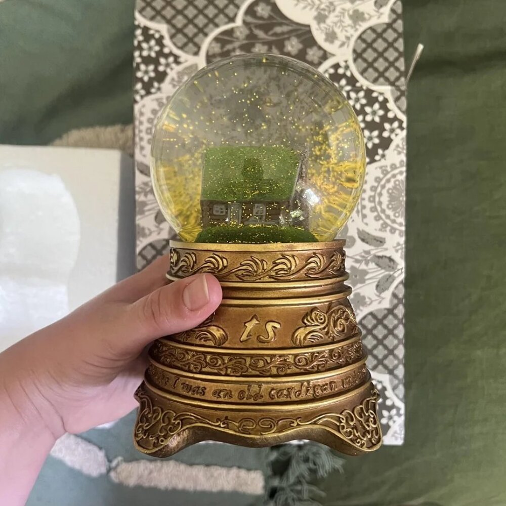 Official Taylor Swift Cardigan Cabin in the Woods Snow Globe – ✨ RARE ✨